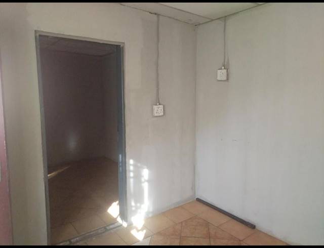 1 BEDROOM PROPERTY TO RENT IN MOLELEKI EXT 3